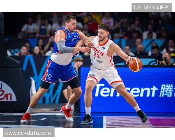 赛季场均20分6助攻的中锋们张伯伦约基奇申京的精彩表现分析